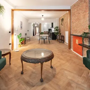  Appartement Two-bedroom In The Heart Of België